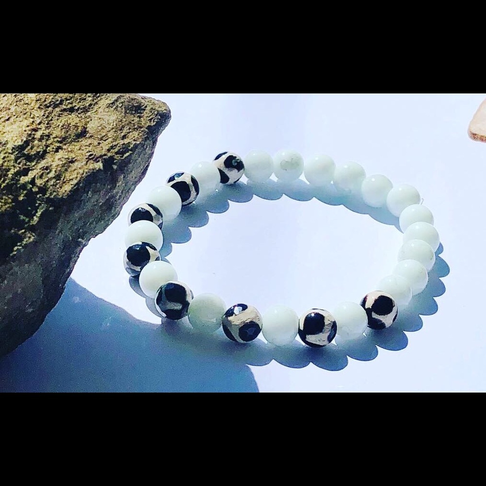 Black And White Gemstone Beaded Bracelet